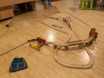 Circuit de train en bois Brio